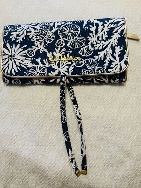 Lilly Pulitzer Navy Blue White Coral Shells Travel Jewelry Roll Organizer Case